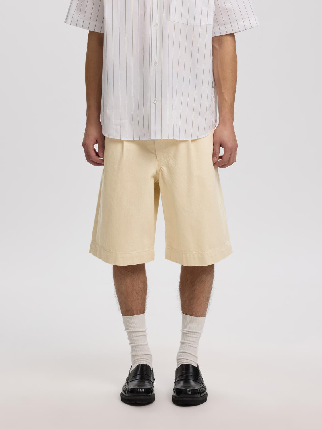 model_shot-front